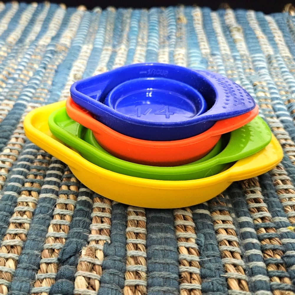 Norpro Callapsible Measuring Nesting Silicone Dry Cup Set